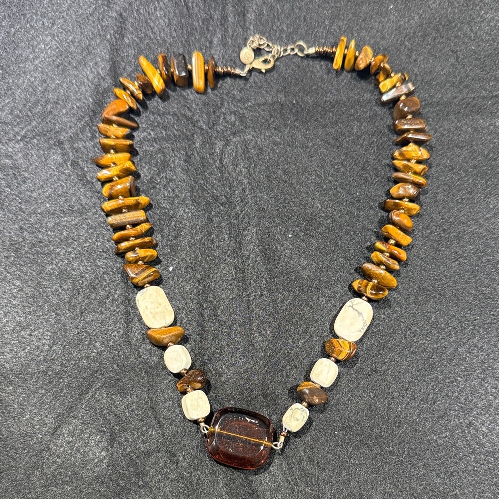 LIZ Claiborne Vintage Stone Necklace, 16”L, Brown/Off White/Amber - Picture 4 of 6
